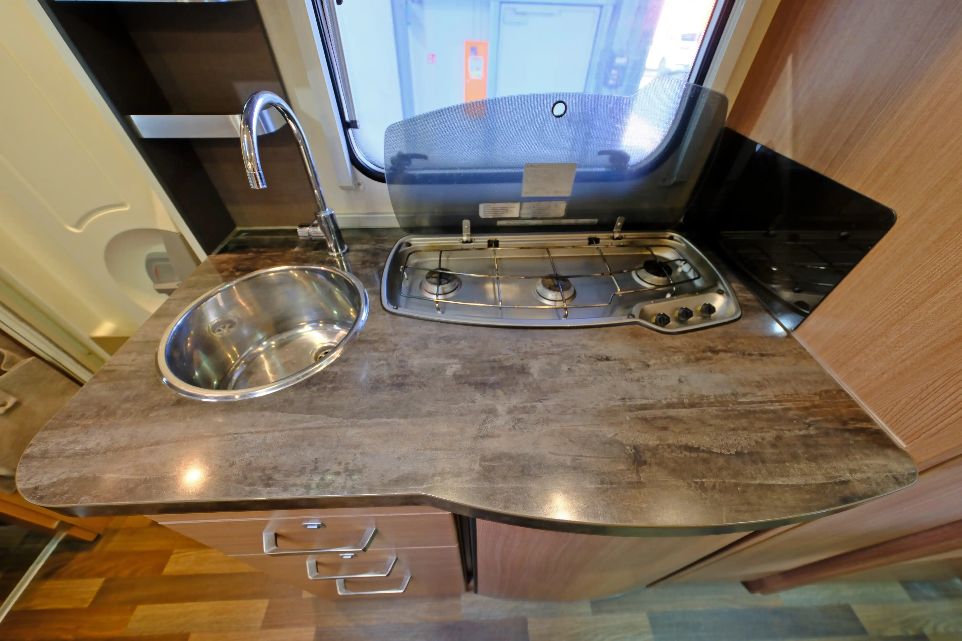 KNAUS Sky Traveller 500 